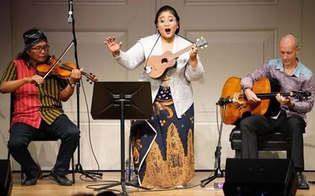 Musik Keroncong, peninggalan budaya Portugis di Kampung Tugu, Jakarta Utara